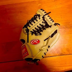 Rawlings baseball glove